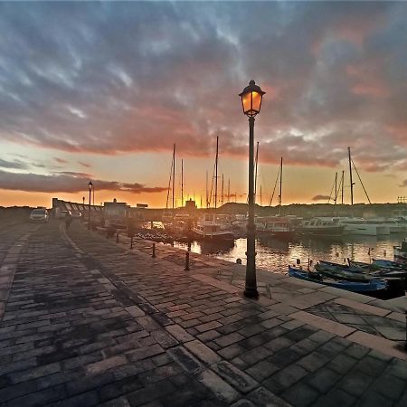 Sunny-Harbour Daire Arona  Dış mekan fotoğraf