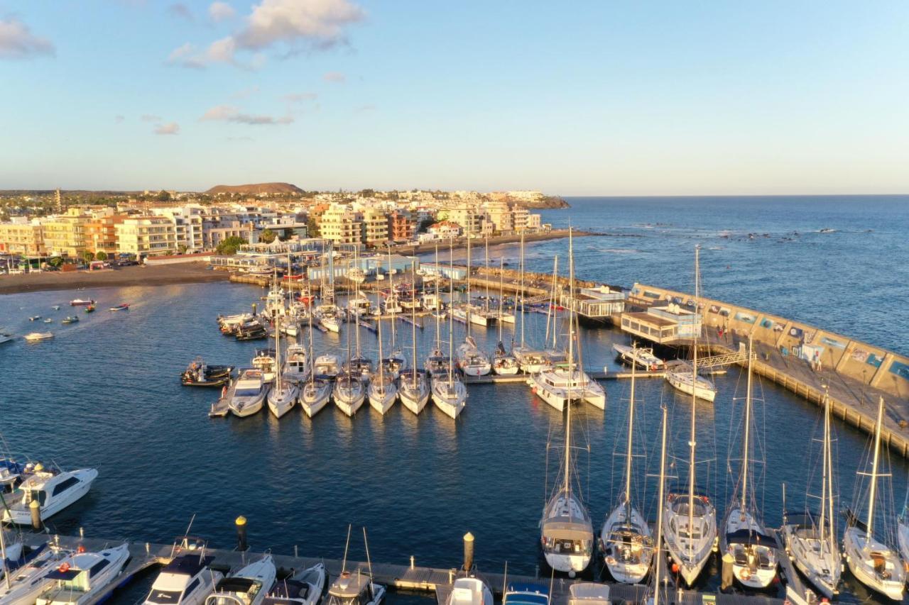 Sunny-Harbour Daire Arona  Dış mekan fotoğraf
